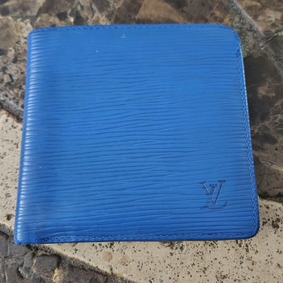Louis Vuitton Blue Cyan Epi Leather zmens Bi Fold Wallet - Picture 2 of 11